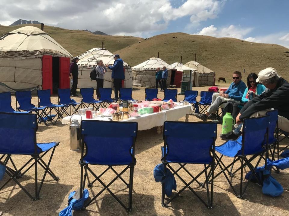 Отель Pamir Nomad Yurt Camp Kara-Kavak Экстерьер фото